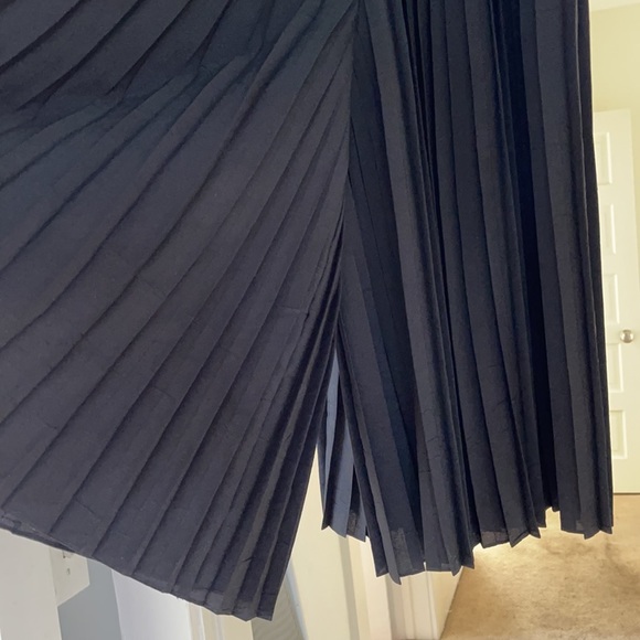 Vince Pleated Pants - Picture 2 of 3